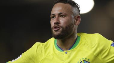 Neymar superó a Pelé como máximo goleador histórico de Brasil