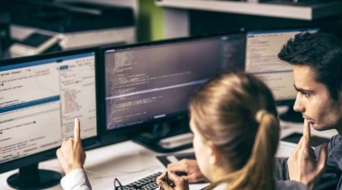 Argentina se posiciona en la región como el mercado con mayor incremento de programadores