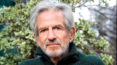 Pablo Alarcón: "A los 78 años trabajar a la gorra en una plaza, me da dignidad. No pido un plan. Trabajo y muestro mi arte"