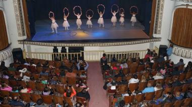Con la fantasía de un “Bosque Encantado”, la Escuela de Danzas Clásicas vivió su gala de fin de año