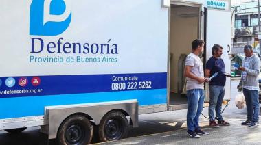 Una oficina movil de la Defensoría del Pueblo atiende reclamos en la villa balnearia