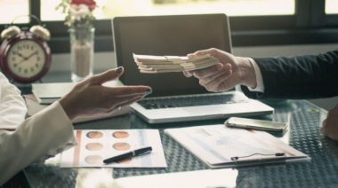 Salarios por el piso: los sueldos subieron 8,3% en diciembre, contra una inflación del 25,5%