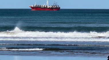 Sorpresa por la presencia de buques poteros cerca de la costa necochense