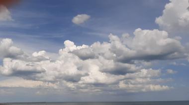 Pronóstico: Nubes, viento y con chance de lluvia