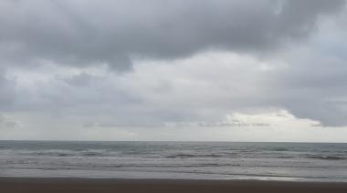 Prónostico: Lloviznas y alerta amarilla por vientos fuertes