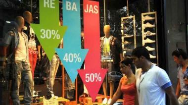 Las ventas minoristas siguen en baja: en el primer semestre cayeron 17,2%