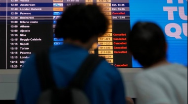 Caos en aeropuertos, trenes, hospitales y bancos por una falla informática a nivel mundial