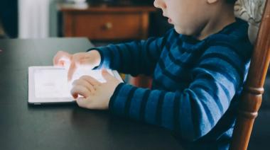 Realizan jornadas de uso saludable y equilibrado de la tecnología en la infancia y adolescencia