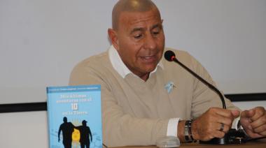 Presentan el libro “Mis últimas aventuras con el 10 en la tierra”