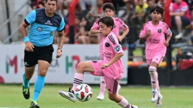 Thiago Messi debutó en la Newell's Cup