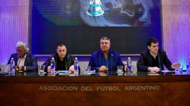 Dos copas, vuelta de los descensos y sin promoción: así será el formato para 2025