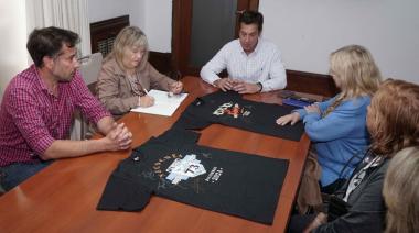 Remeras autografiadas de La Renga fueron donadas a la Cooperadora del Hospital