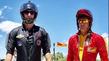 Dos paracaidistas argentinos saltaron a oscuras desde 13 kilómetros de altura y rompieron un récord Guinness