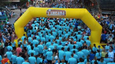 Actitud Solidaria: Franco Peidón y Silvina Cattini ganaron los 10K en el parque
