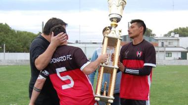Taponazo campeón y fin de fiesta en el fútbol amateur