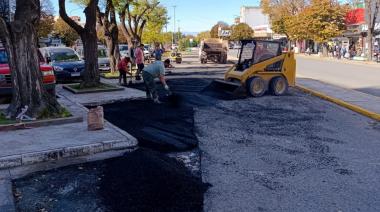 Trabajos de bacheo y mantenimiento en el microcentro