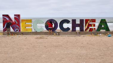 "Necochea" toma color