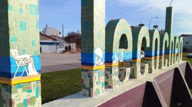Restauraron los carteles en los ingresos a Necochea y Quequén