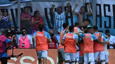 Racing venció a Boca y se quedó con el Trofeo de Campeones