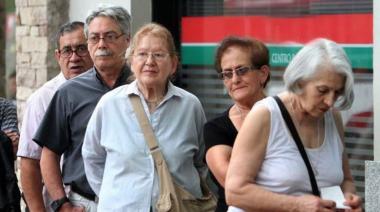 Confirmaron un aumento del 15,6% en todas las jubilaciones y pensiones y un bono de $10.000 para los haberes mínimos