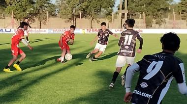 Futbolistas colombianos jugaron amistosos en Necochea