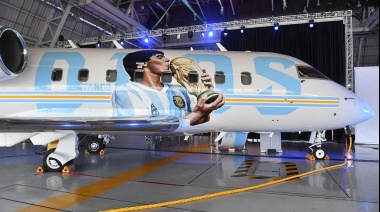Se inauguró el Maradona Fan Fest en Qatar, con el avión Tango D10S