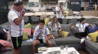 Los participantes de Gran Hermano se pusieron la camiseta para alentar a la Selección en su debut en el Mundial Qatar 2022: “Te queda pintada”