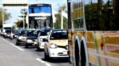 Con tránsito intenso y muchos controles, arrancó el fin de semana largo