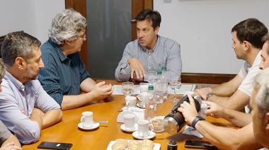 El Intendente recibió al ministro de Desarrollo Agrario bonaerense y coincidieron en terminar una obra del camino rural