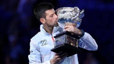 Djokovic campeón del Australian Open: alcanzó el récord de Nadal y vuelve a ser número 1