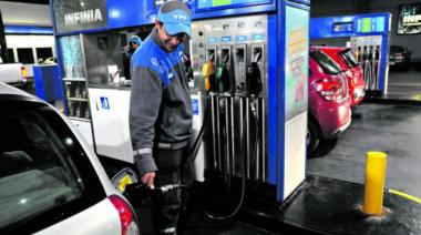 YPF se sumó a Shell y aumentó sus combustibles en un 3,8%
