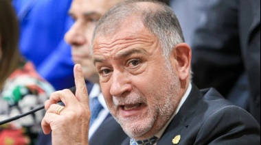 "Lorenzetti está más cómodo cantando con León Gieco y el Papa que sacando los fallos a tiempo"