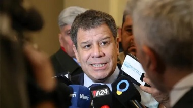 Facundo Manes apuntó contra Javier Milei y aseguró que sus "fantasías" pueden llevar a la Argentina al caos