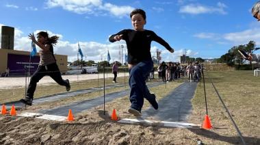 Más de 350 alumnos disfrutaron de la Pista Municipal en la jornada de atletismo escolar