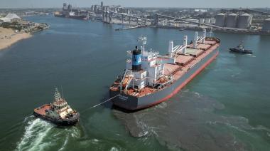 Puerto Quequén cierra junio con más de 600 mil toneladas y todos sus muelles operando