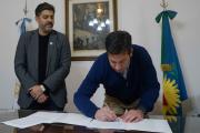 Visita del Ministro de Gobierno de la Provincia de Buenos Aires y firma de convenio para seguir modernizando el Estado municipal