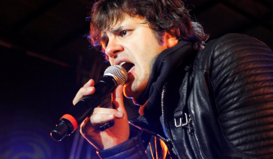 Ciro y Los Persas publicaron el videoclip de un clásico de Los Piojos -  TusRadios